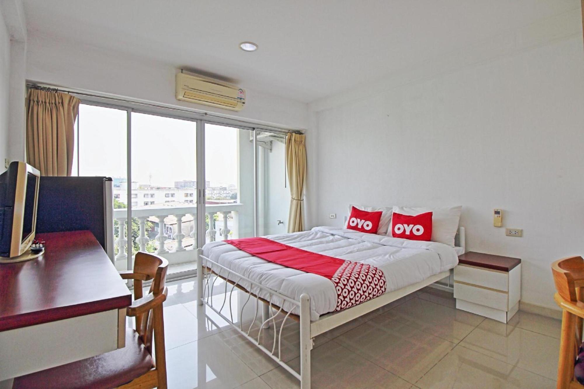 Super Oyo 498 Ladawan Villa Bangkok Dış mekan fotoğraf